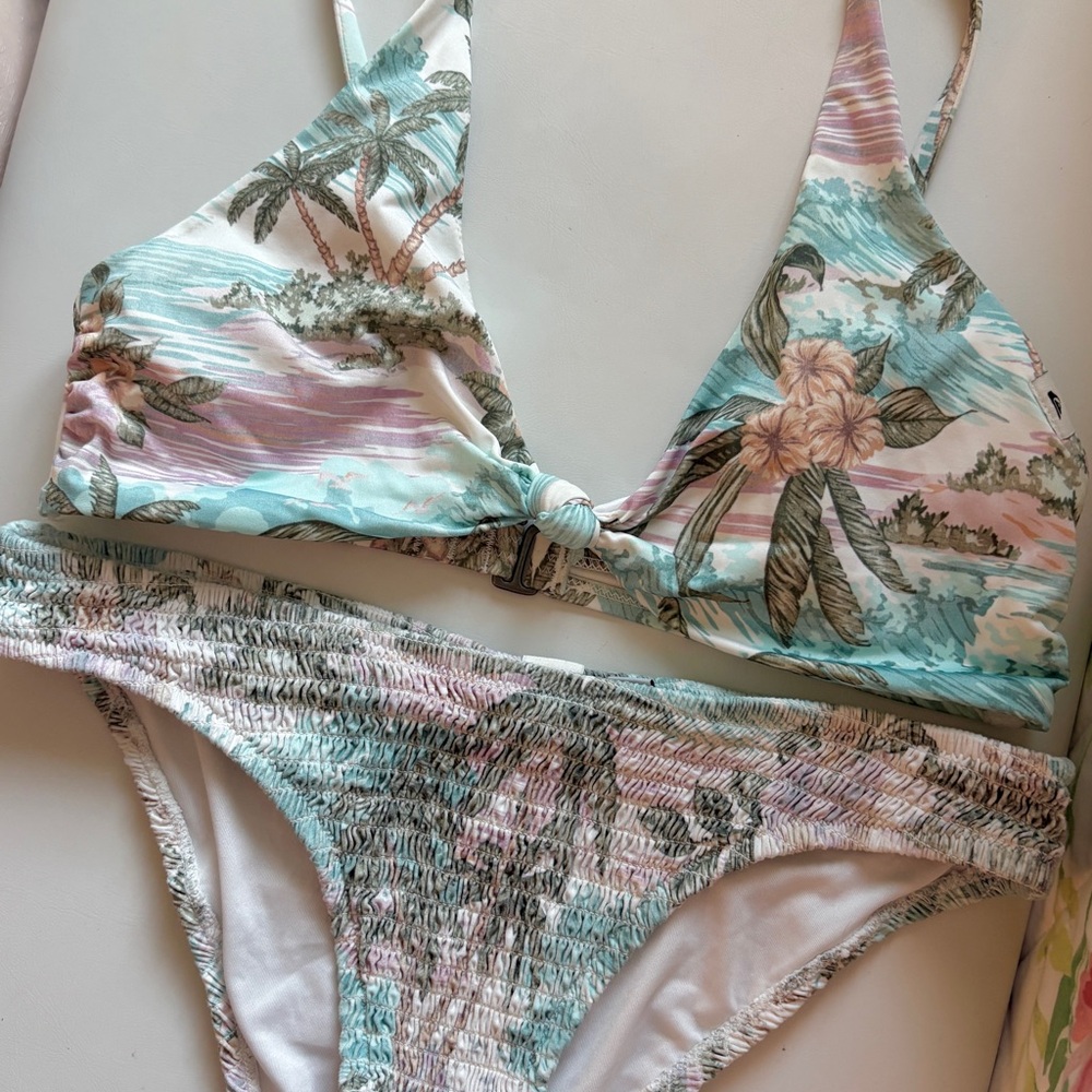 Quiksilver Women's Bikini Set